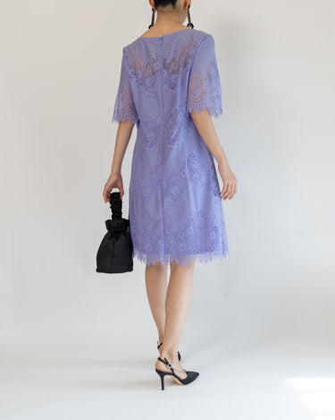 Adrianna Papell(アドリアナ パペル)のひざ丈ドレス結婚式やパーティーにぴったりのレンタルアイテム。