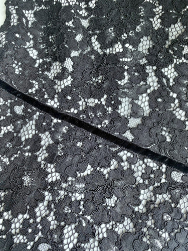 Alexis(アレクシス)のミディドレス結婚式やパーティーにぴったりのレンタルアイテム。