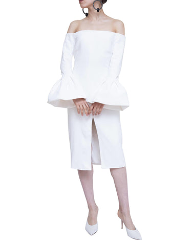 Alexis(アレクシス)のミディドレス結婚式やパーティーにぴったりのレンタルアイテム。