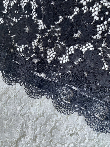 Alexis(アレクシス)のミディドレス結婚式やパーティーにぴったりのレンタルアイテム。