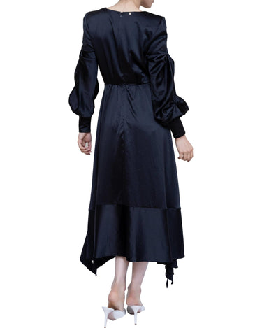 AnnaRita N(アンナリタ エンネ)のミディドレス結婚式やパーティーにぴったりのレンタルアイテム。