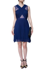 Bcbgmaxazria(ビーシービージーマックスアズリア)のひざ丈ドレス結婚式やパーティーにぴったりのレンタルアイテム。