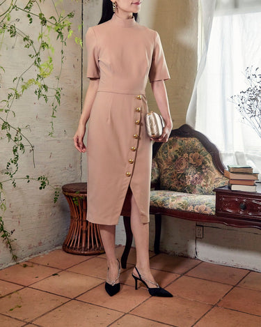 Black Halo(ブラック ヘイロー)のミディドレス結婚式やパーティーにぴったりのレンタルアイテム。