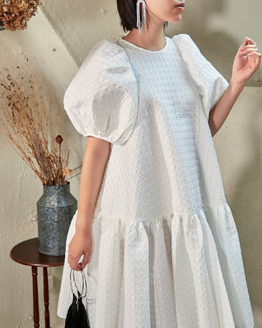 Cecilie Bahnsen(セシリー バンセン)のひざ丈ドレス結婚式やパーティーにぴったりのレンタルアイテム。