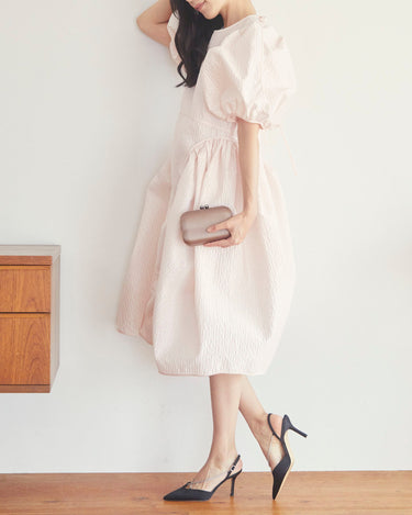 Cecilie Bahnsen(セシリー バンセン)のミディドレス結婚式やパーティーにぴったりのレンタルアイテム。