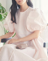 Cecilie Bahnsen(セシリー バンセン)のミディドレス結婚式やパーティーにぴったりのレンタルアイテム。