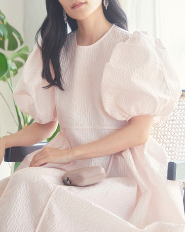 Cecilie Bahnsen(セシリー バンセン)のミディドレス結婚式やパーティーにぴったりのレンタルアイテム。