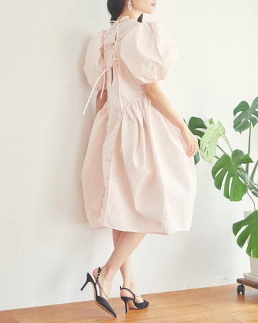 Cecilie Bahnsen(セシリー バンセン)のミディドレス結婚式やパーティーにぴったりのレンタルアイテム。