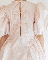 Cecilie Bahnsen(セシリー バンセン)のミディドレス結婚式やパーティーにぴったりのレンタルアイテム。