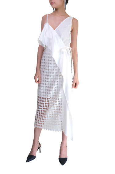 Diane von Furstenberg(ダイアン フォン ファステンバーグ)のミディドレス結婚式やパーティーにぴったりのレンタルアイテム。