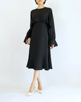 Douuod(ドゥドゥ)のミディドレス結婚式やパーティーにぴったりのレンタルアイテム。