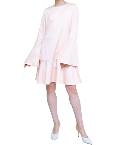 Elliatt(エリアット)のひざ丈ドレス結婚式やパーティーにぴったりのレンタルアイテム。