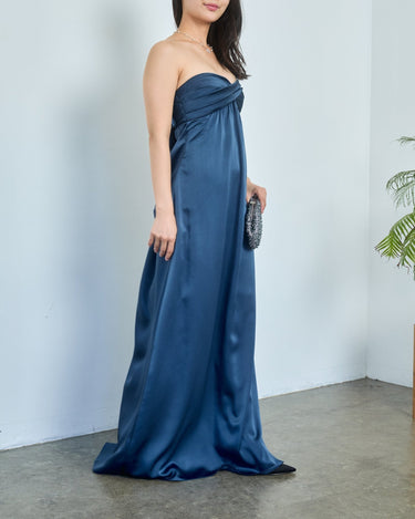 Bcbgmaxazria(ビーシービージーマックスアズリア)のロングドレス結婚式やパーティーにぴったりのレンタルアイテム。