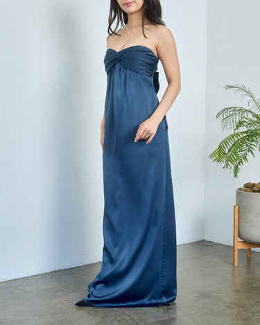 Bcbgmaxazria(ビーシービージーマックスアズリア)のロングドレス結婚式やパーティーにぴったりのレンタルアイテム。