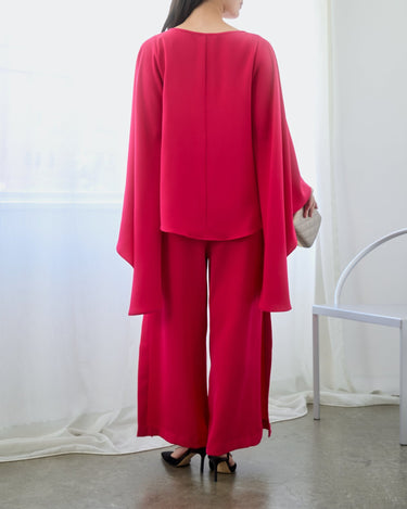 Black Halo(ブラック ヘイロー)のパンツセットアップ結婚式やパーティーにぴったりのレンタルアイテム。