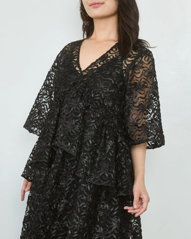 Ganni(ガニー)のミディドレス結婚式やパーティーにぴったりのレンタルアイテム。