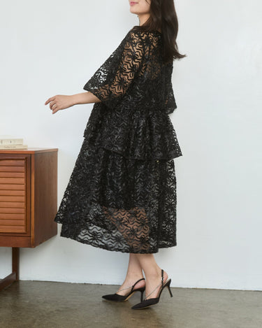 Ganni(ガニー)のミディドレス結婚式やパーティーにぴったりのレンタルアイテム。