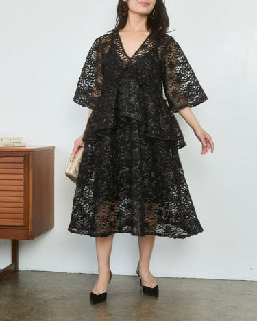 Ganni(ガニー)のミディドレス結婚式やパーティーにぴったりのレンタルアイテム。