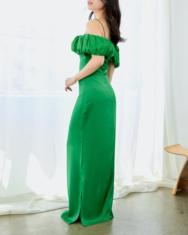 Oríré(オリレ)のロングドレス結婚式やパーティーにぴったりのレンタルアイテム。