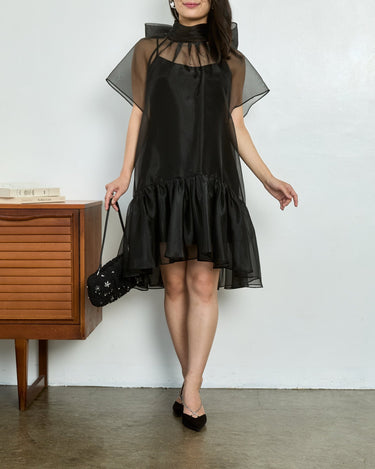 Simkhai(シンカイ)のミニドレス結婚式やパーティーにぴったりのレンタルアイテム。