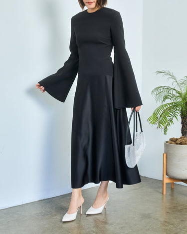 Solace London(ソレイス ロンドン)のロングドレス結婚式やパーティーにぴったりのレンタルアイテム。