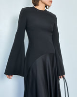 Solace London(ソレイス ロンドン)のロングドレス結婚式やパーティーにぴったりのレンタルアイテム。