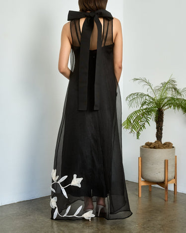 Staud(スタウド)のロングドレス結婚式やパーティーにぴったりのレンタルアイテム。