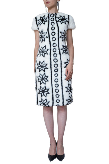 KTZ(ケーティーゼット)のミディドレス結婚式やパーティーにぴったりのレンタルアイテム。