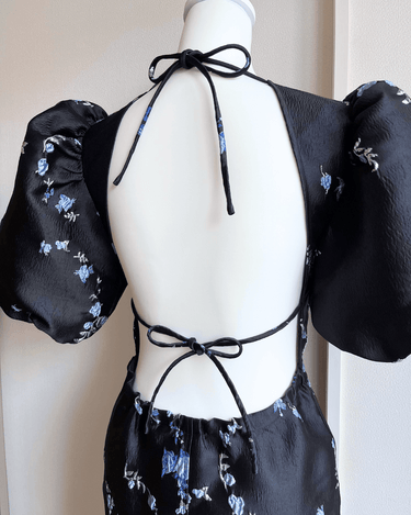 Ganni(ガニー)のミディドレス結婚式やパーティーにぴったりのレンタルアイテム。