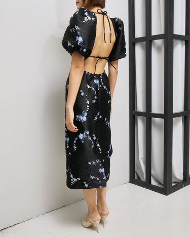 Ganni(ガニー)のミディドレス結婚式やパーティーにぴったりのレンタルアイテム。