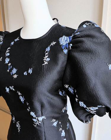 Ganni(ガニー)のミディドレス結婚式やパーティーにぴったりのレンタルアイテム。