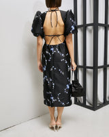 Ganni(ガニー)のミディドレス結婚式やパーティーにぴったりのレンタルアイテム。