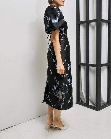 Ganni(ガニー)のミディドレス結婚式やパーティーにぴったりのレンタルアイテム。