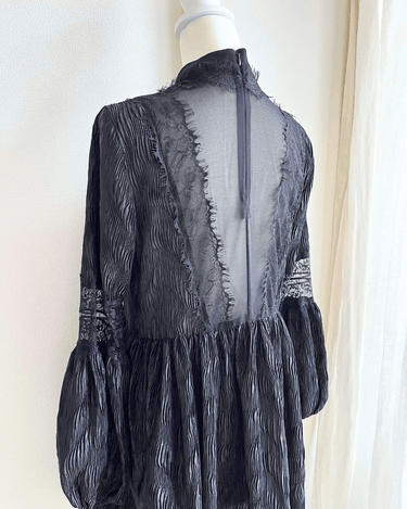 Ganni(ガニー)のミニドレス結婚式やパーティーにぴったりのレンタルアイテム。