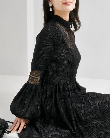 Ganni(ガニー)のミニドレス結婚式やパーティーにぴったりのレンタルアイテム。