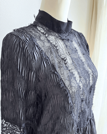 Ganni(ガニー)のミニドレス結婚式やパーティーにぴったりのレンタルアイテム。