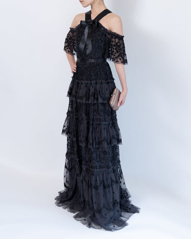 Needle & Thread(ニードル アンド スレッド)のロングドレス結婚式やパーティーにぴったりのレンタルアイテム。