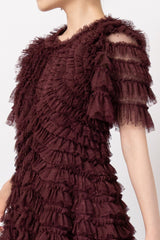 Needle & Thread(ニードル アンド スレッド)のロングドレス結婚式やパーティーにぴったりのレンタルアイテム。