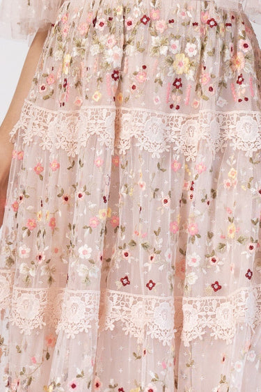 Needle & Thread(ニードル アンド スレッド)のロングドレス結婚式やパーティーにぴったりのレンタルアイテム。