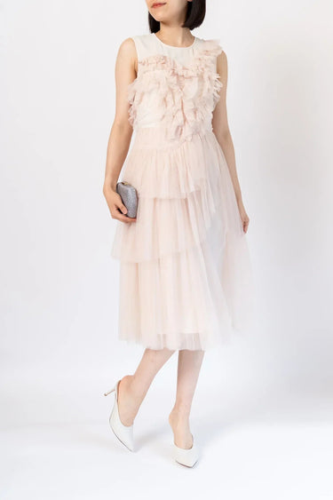 Needle & Thread(ニードル アンド スレッド)のミディドレス結婚式やパーティーにぴったりのレンタルアイテム。