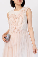 Needle & Thread(ニードル アンド スレッド)のミディドレス結婚式やパーティーにぴったりのレンタルアイテム。