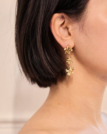 Oscar de la Renta (オスカー デ ラ レンタ)のピアス結婚式やパーティーにぴったりのレンタルアイテム。