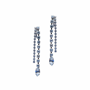 Petite Robe Noire(プティ ローブ ノアー)のイヤリング結婚式やパーティーにぴったりのレンタルアイテム。