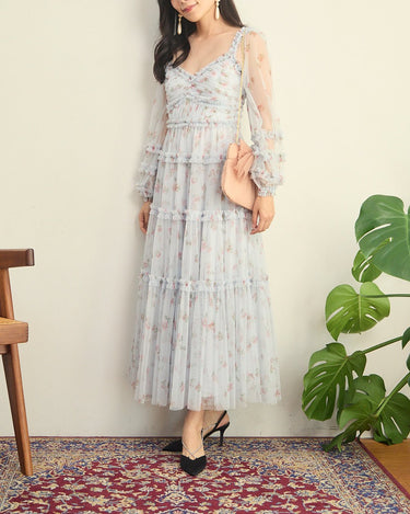 Needle & Thread(ニードル アンド スレッド)のロングドレス結婚式やパーティーにぴったりのレンタルアイテム。