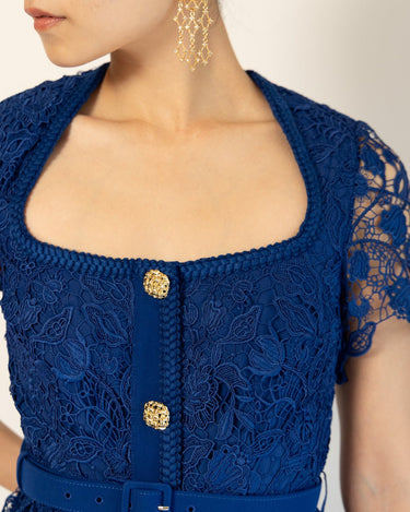 Self - Portrait(セルフ・ポートレート)のミディドレス結婚式やパーティーにぴったりのレンタルアイテム。