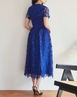 Self - Portrait(セルフ・ポートレート)のミディドレス結婚式やパーティーにぴったりのレンタルアイテム。