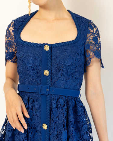 Self - Portrait(セルフ・ポートレート)のミディドレス結婚式やパーティーにぴったりのレンタルアイテム。