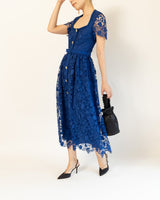 Self - Portrait(セルフ・ポートレート)のミディドレス結婚式やパーティーにぴったりのレンタルアイテム。