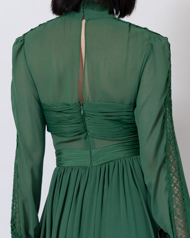 Self - Portrait(セルフ・ポートレート)のミディドレス結婚式やパーティーにぴったりのレンタルアイテム。