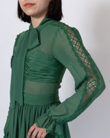 Self - Portrait(セルフ・ポートレート)のミディドレス結婚式やパーティーにぴったりのレンタルアイテム。